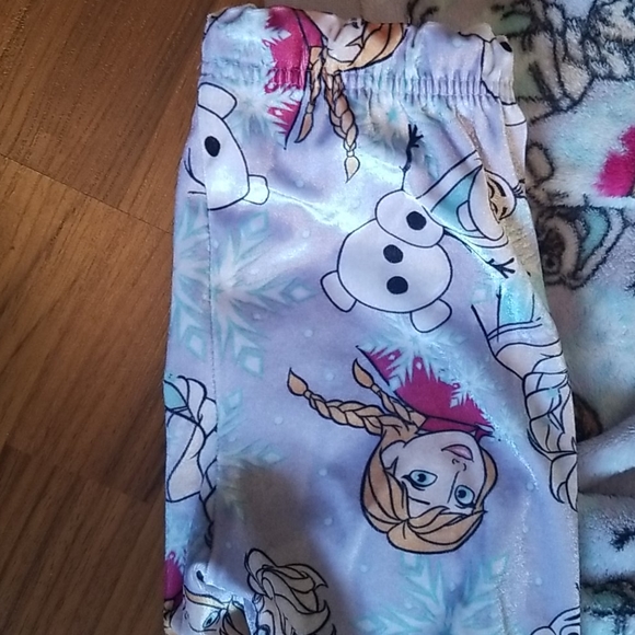 FROZEN PJ'S SIZE 6-7 - Picture 2 of 5